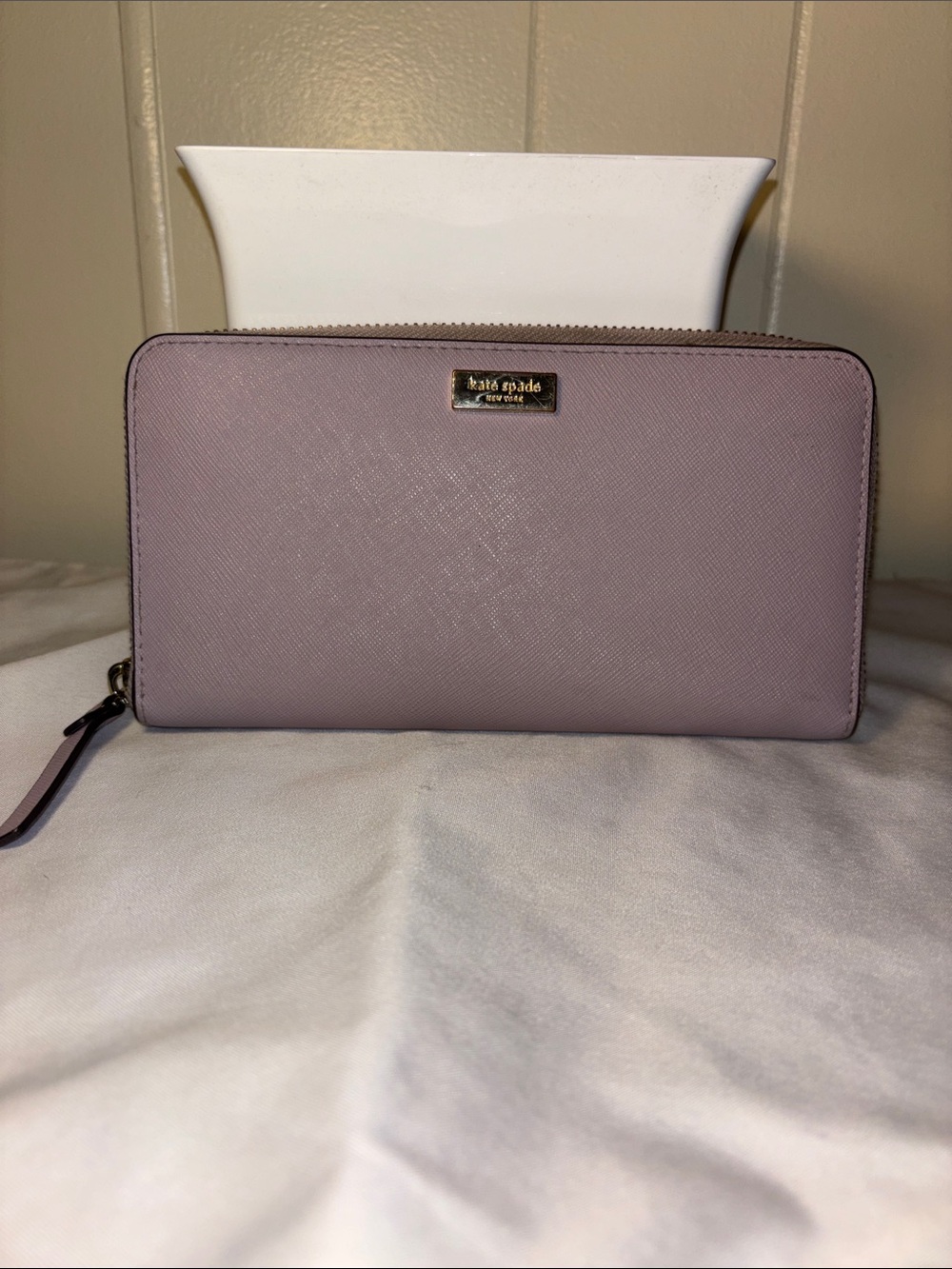 Kate Spade Laurel Way Neda Saffiano Leather Zip Around Wallet - GUC